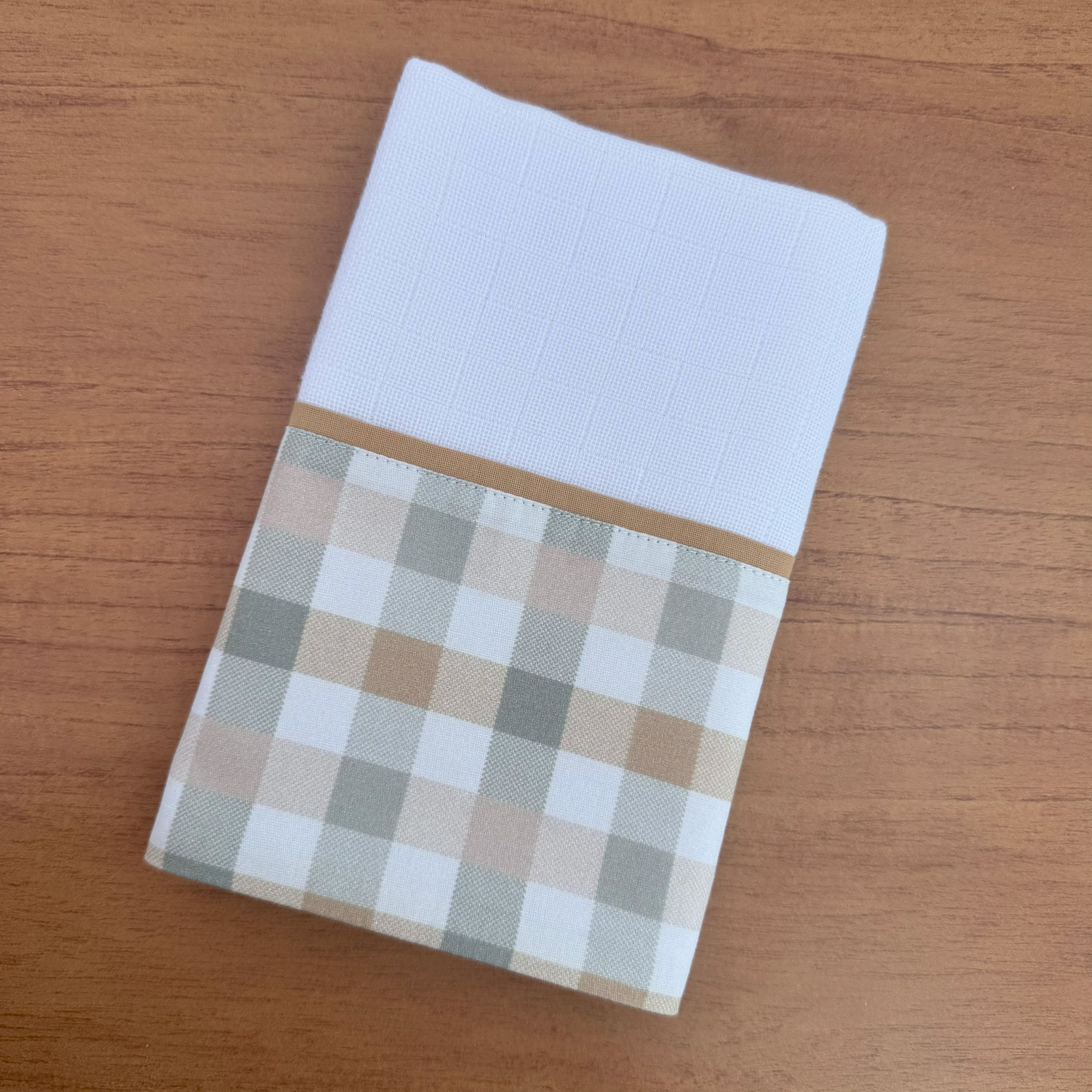 Kit Essencial 5 Peças: Fraldas de Boca, Fralda de Ombro e Fralda Multiuso - Xadrez e Cores