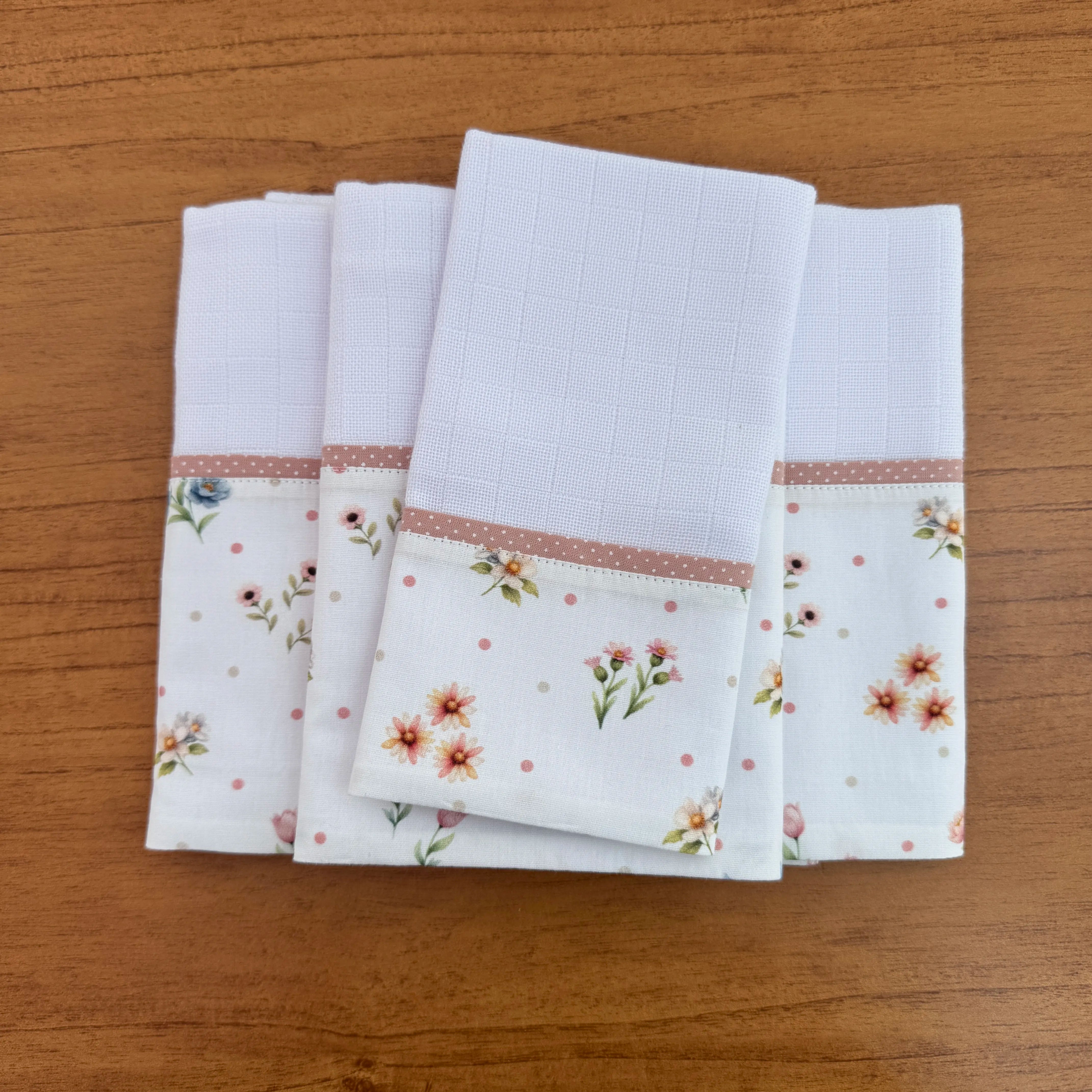 Kit Passeio 3 Peças: Fralda de Boca, Fralda de Ombro e Fralda Multiuso - Primavera