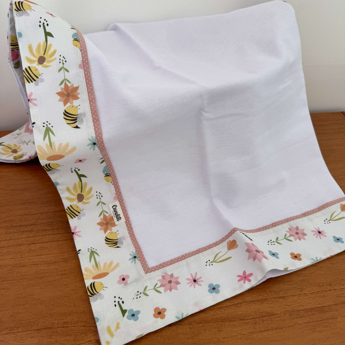 Cueiro Flanelado Premium 100% Algodão - Abelhas no Jardim