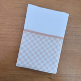 Kit Afeto 6 Peças: Fraldas de Boca, Fralda de Ombro, Fralda Multiuso e Toalha de Banho - Xadrez Rosa