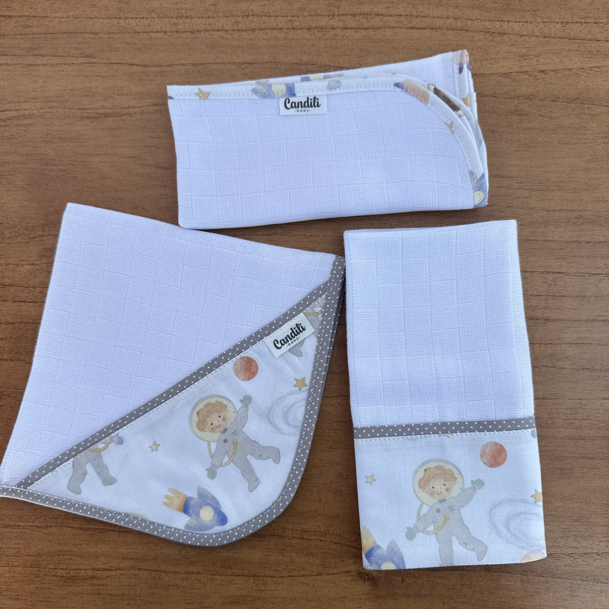 Kit Enxoval Fraldas de Boca 3 Peças – Pequeno Astronauta