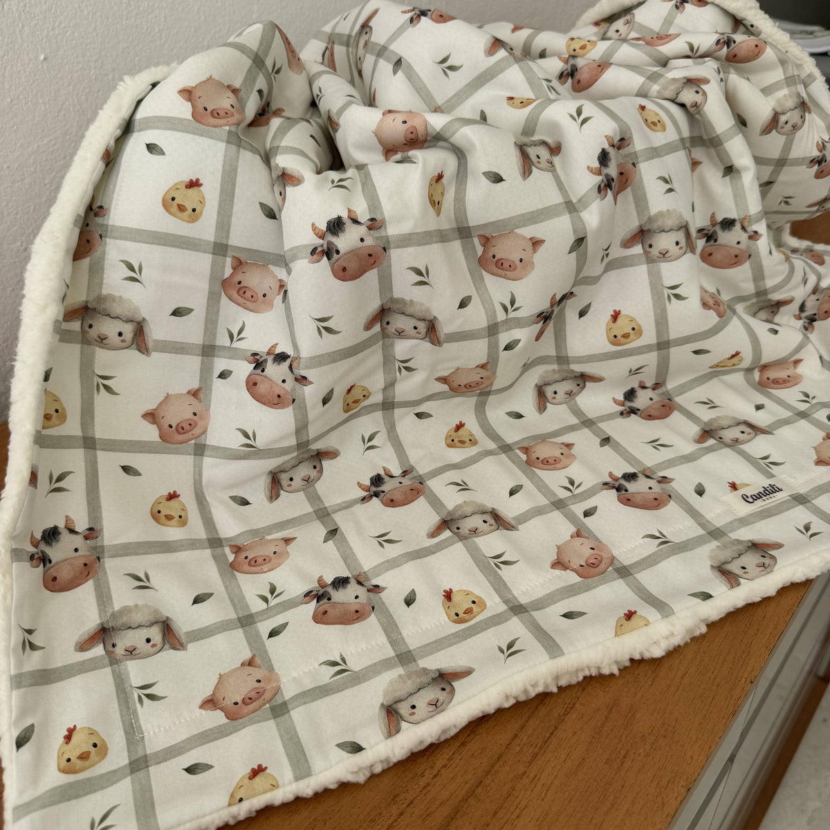 Cobertor de Bebê Carneirinho Sherpa - Turminha da Fazenda