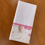 Kit Passeio 3 Peças: Fralda de Boca, Fralda de Ombro e Fralda Multiuso - Balões e Paraquedas Rosa