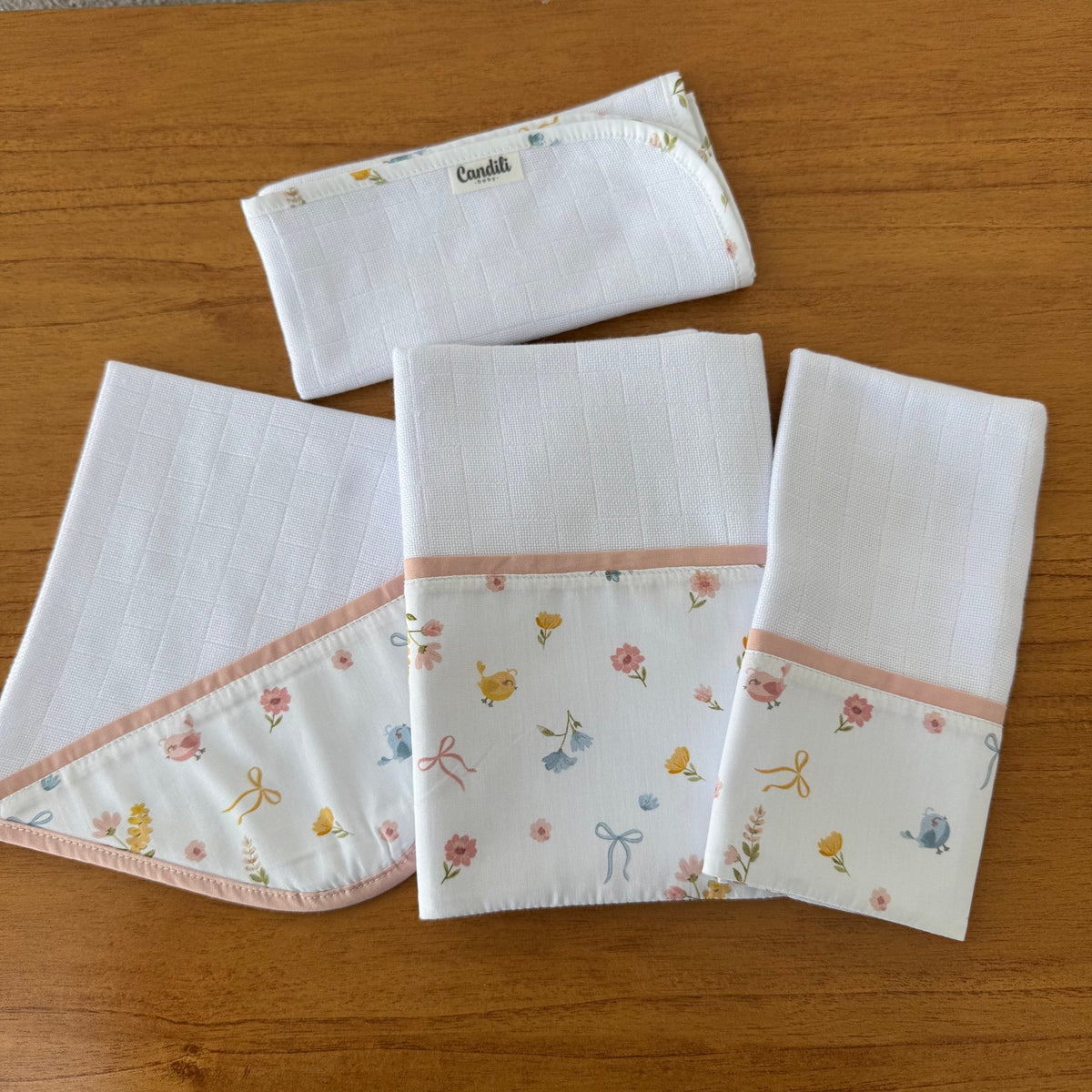 Kit Enxoval Encanto 4 Peças – Passarinhos e Flores
