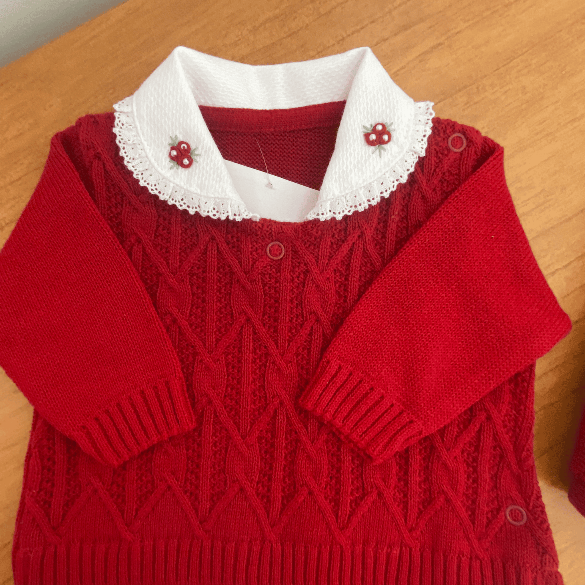 Saída de Maternidade Menina Tricô Vermelho - 2 Peças