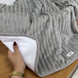 Manta Fleece Canelado Cinza