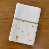 Kit Passeio 3 Peças: Fralda de Boca, Fralda de Ombro e Fralda Multiuso - Flores do Bosque