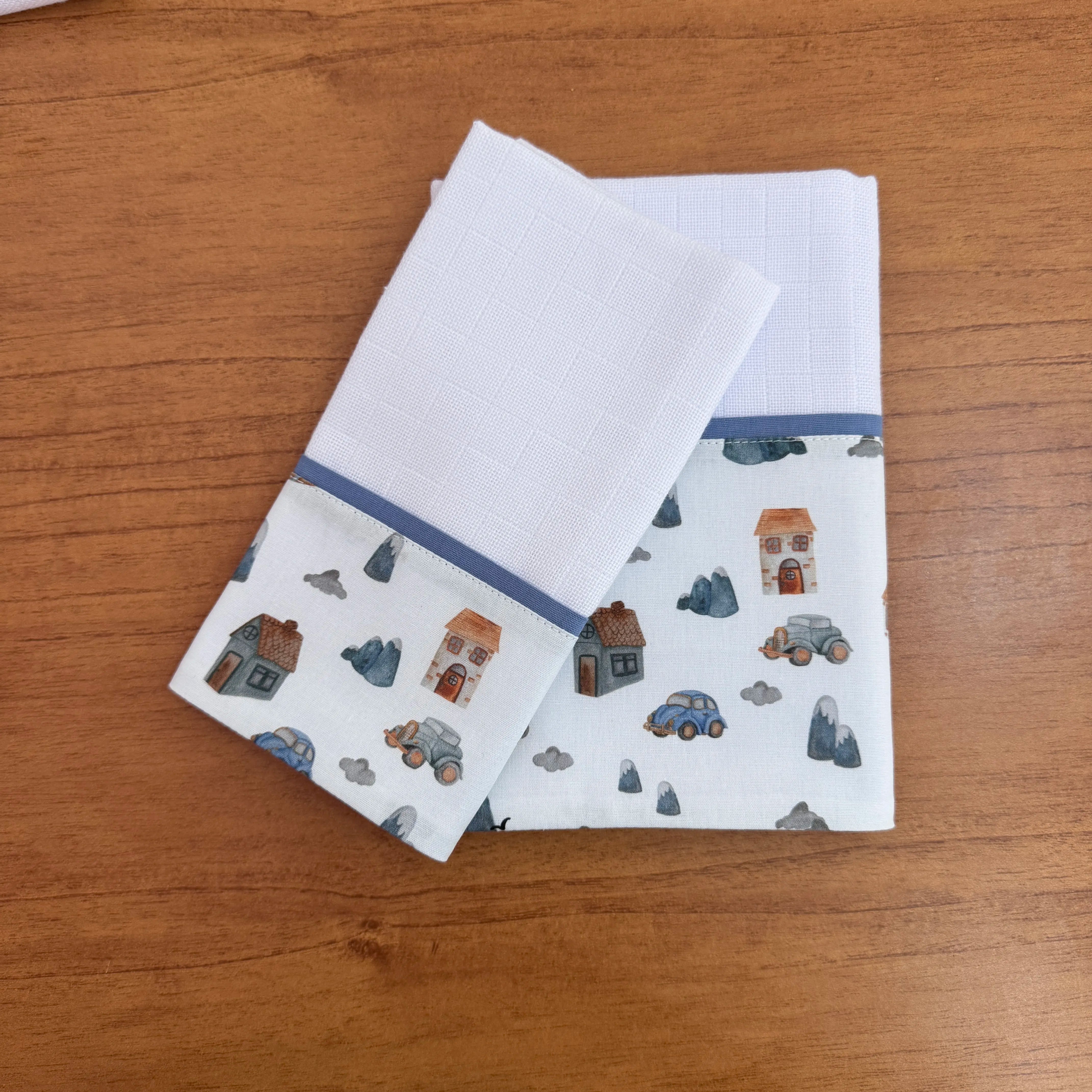 Kit Amamentação 2 Peças: Fralda de Ombro e Fralda de Boca - Carros e Montanhas