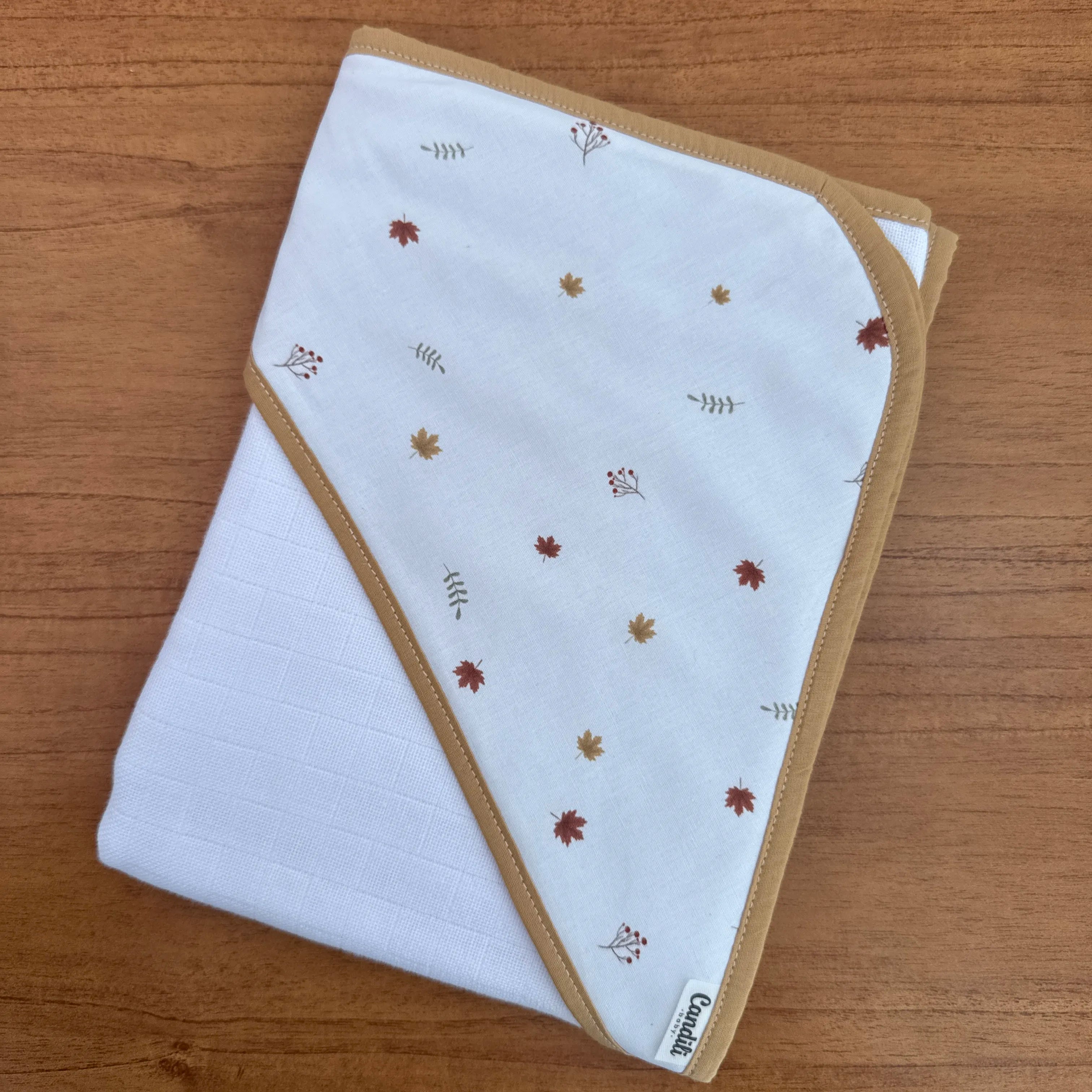 Kit Afeto 6 Peças: Fraldas de Boca, Fralda de Ombro, Fralda Multiuso e Toalha de Banho - Folhas de Outono