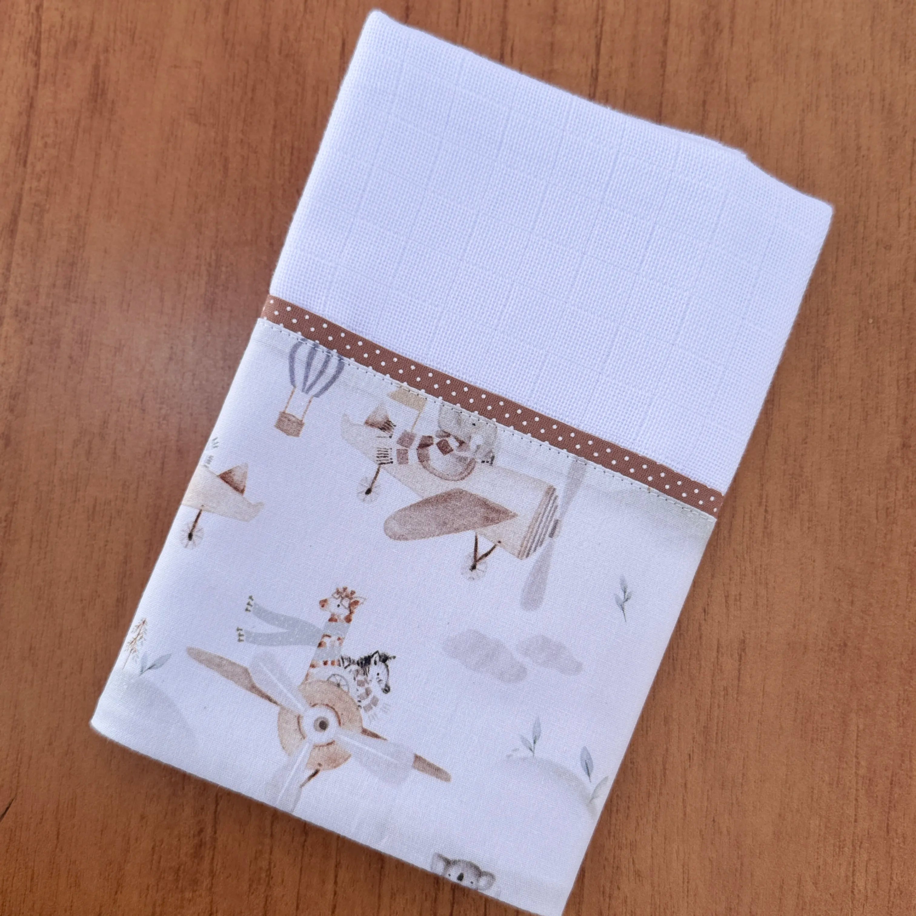Kit Encanto 4 Peças: Fraldas de Boca e Fralda de Ombro- Animais Aviadores