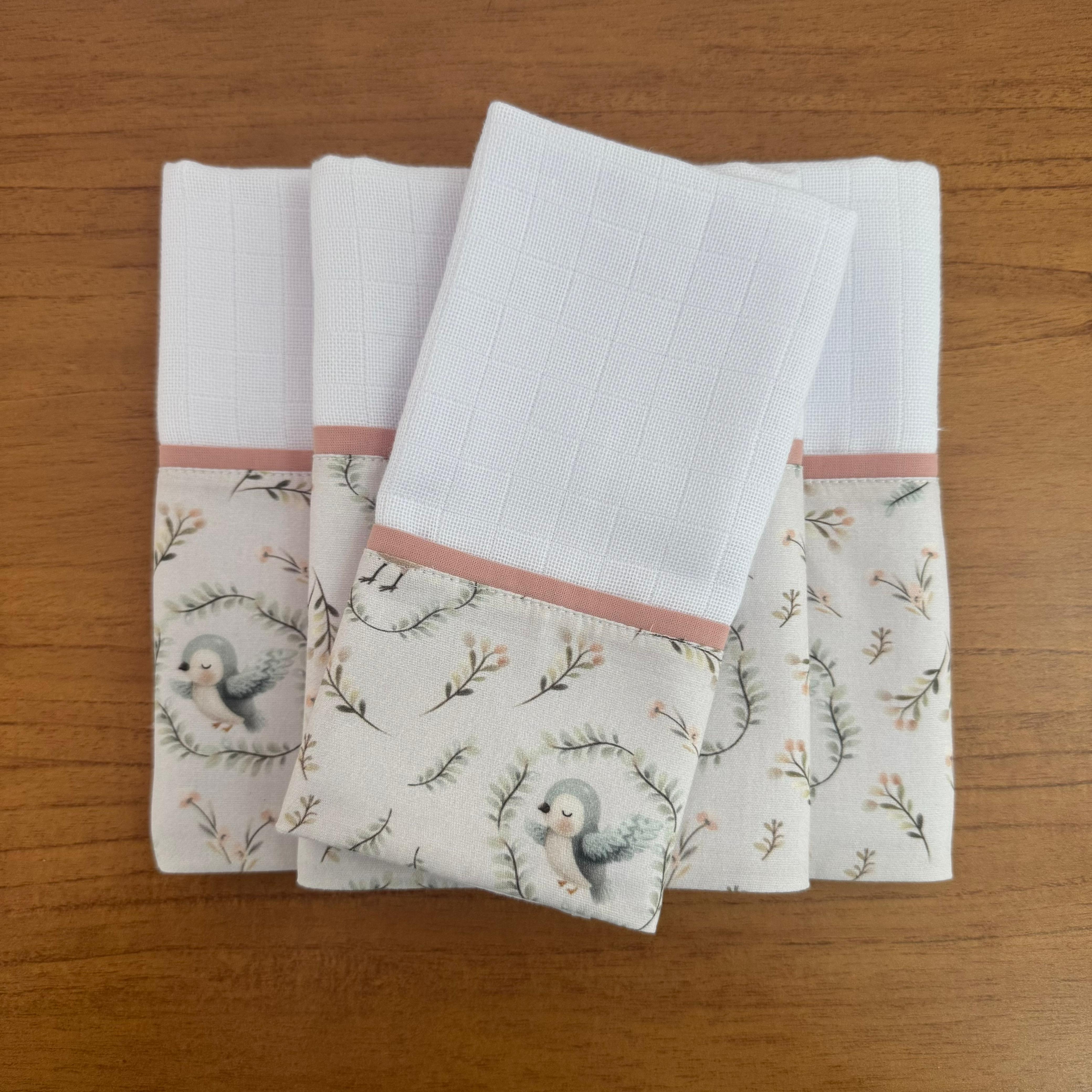 Kit Passeio 3 Peças: Fralda de Boca, Fralda de Ombro e Fralda Multiuso - Passarinhos