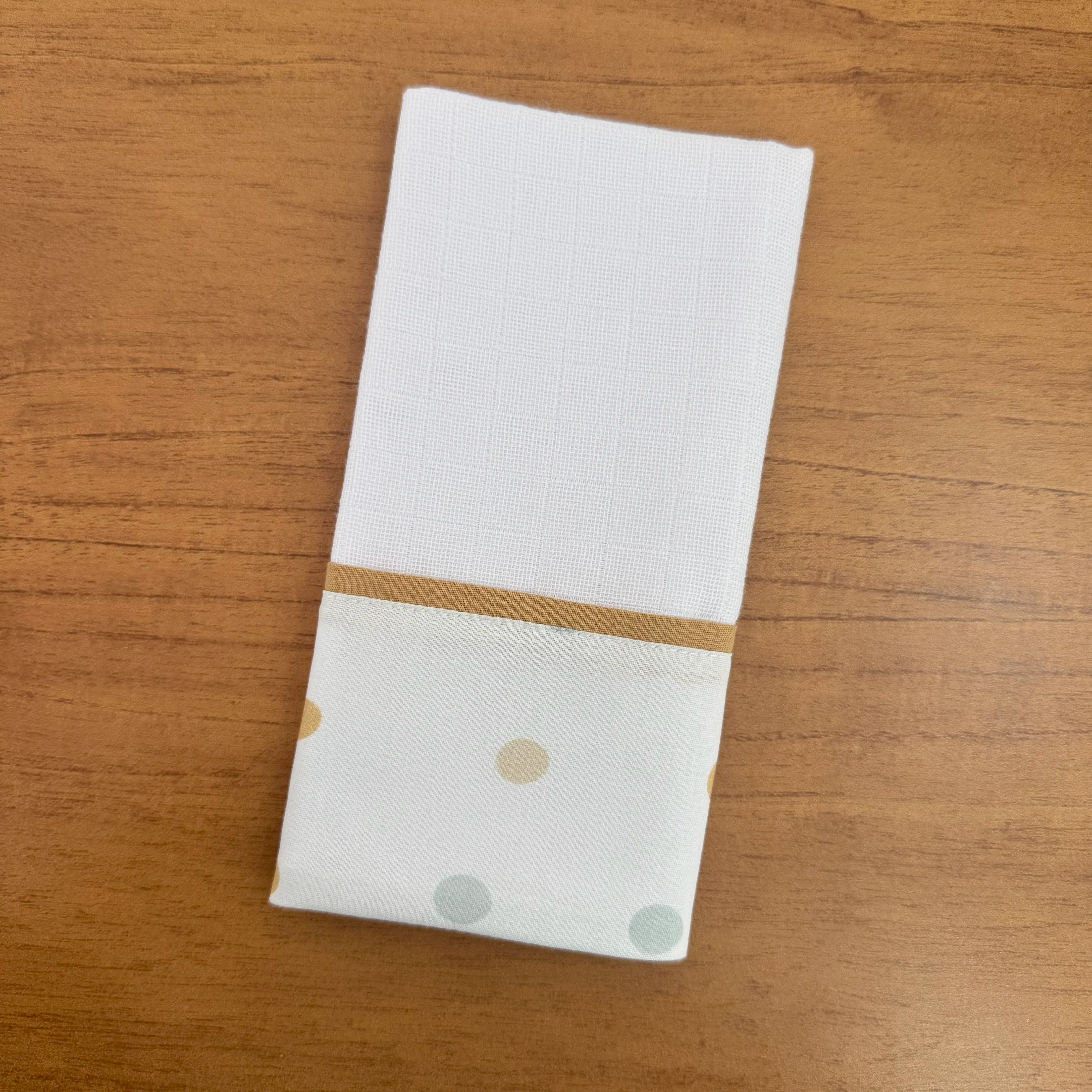 Fralda de Boca Barradinho em Algodão Premium - Bolinhas Neutras