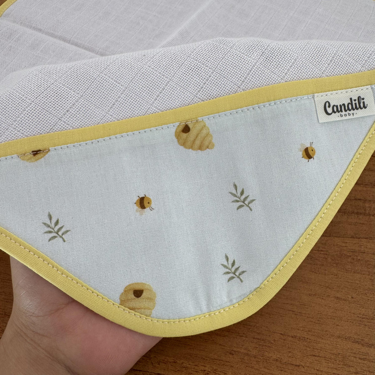 Fralda de Boca Cantinho Premium 100% Algodão - Abelhas e Colmeias