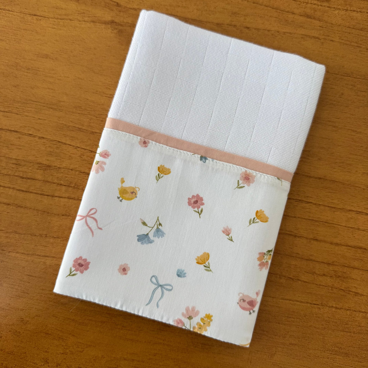 Fralda de Ombro Premium 100% Algodão - Passarinhos e Flores
